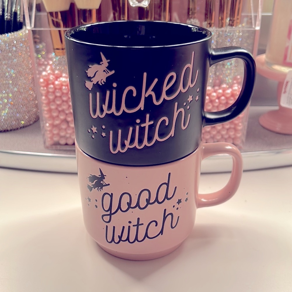 New/never used Set of 2 Halloween stackable mugs approximately 16-20 oz.